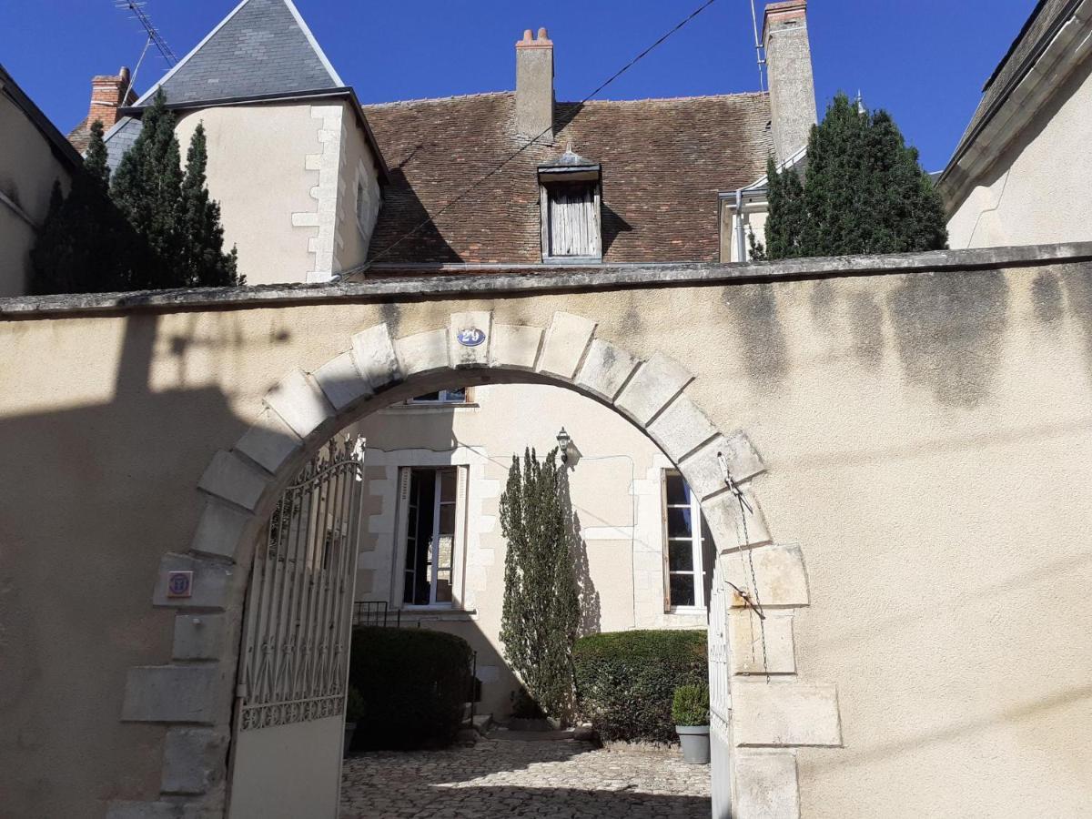 Aparthotel Le Logis De Saint Cyr Issoudun Exterior foto