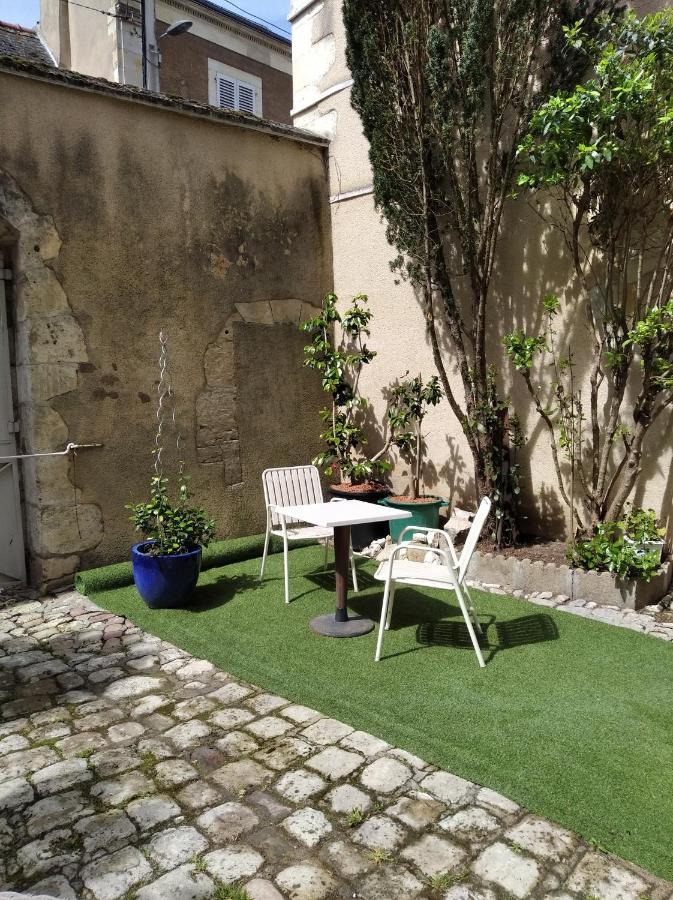 Aparthotel Le Logis De Saint Cyr Issoudun Exterior foto